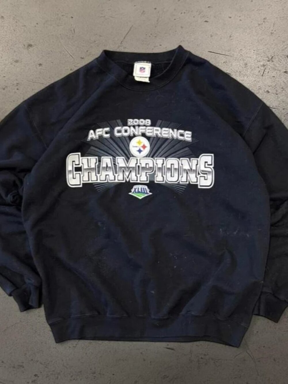 Absolutely beautiful vintage early 2000s Pittsburgh Steelers crewneck sweatshirt
